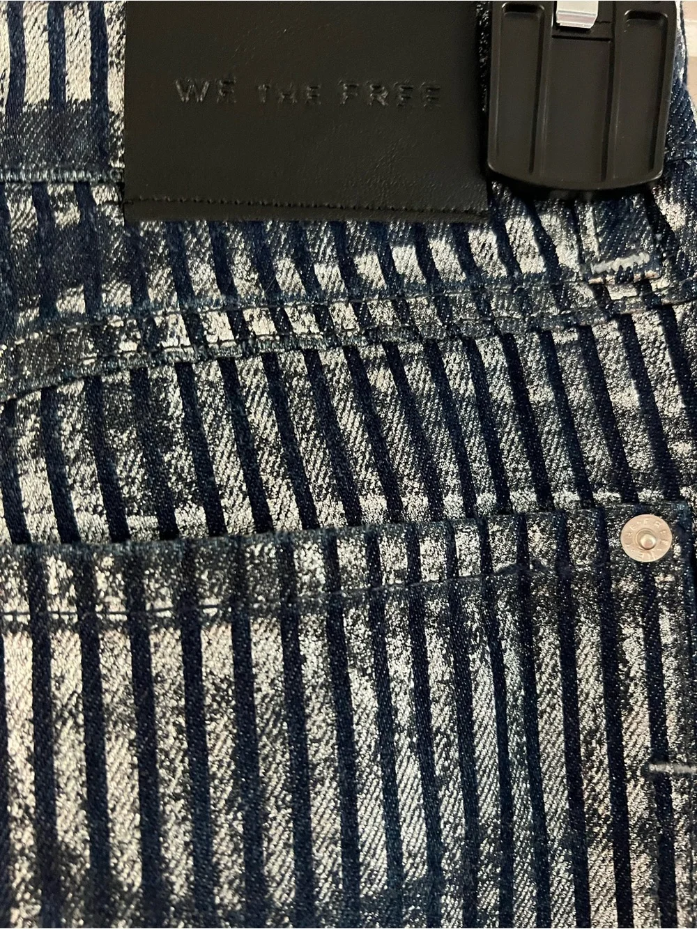 We The Free West Coast Relaxed Metallic Flare Jeans in Country Blue Size 26 NWT